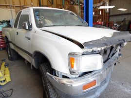  1996 TOYOTA T100 SR5 WHITE XTRA CAB 3.4L AT 4WD Z18374